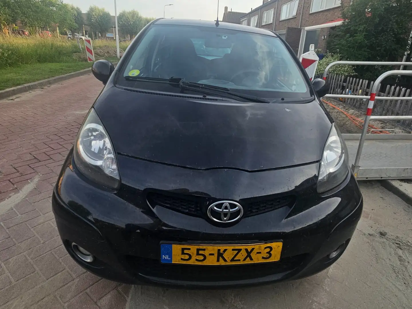 Toyota Aygo Aygo 1.0-12V Comfort Zwart - 2