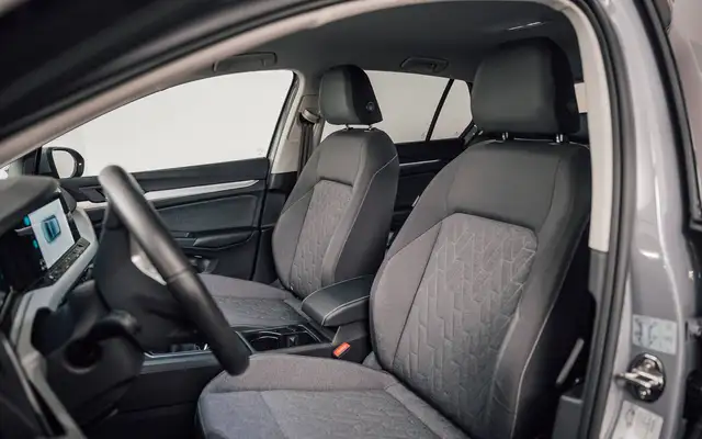 Volkswagen Golf view 11