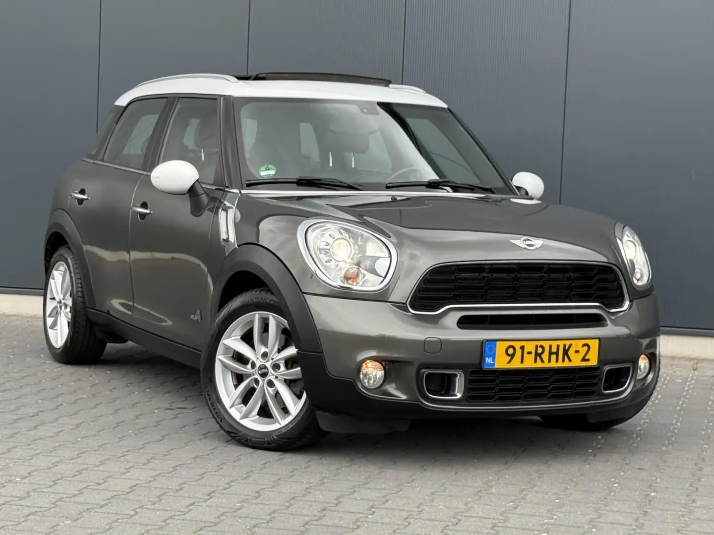 MINI Cooper S Countryman 1.6 ALL4 Pano - Xenon - Navi - Leder Grijs - 2