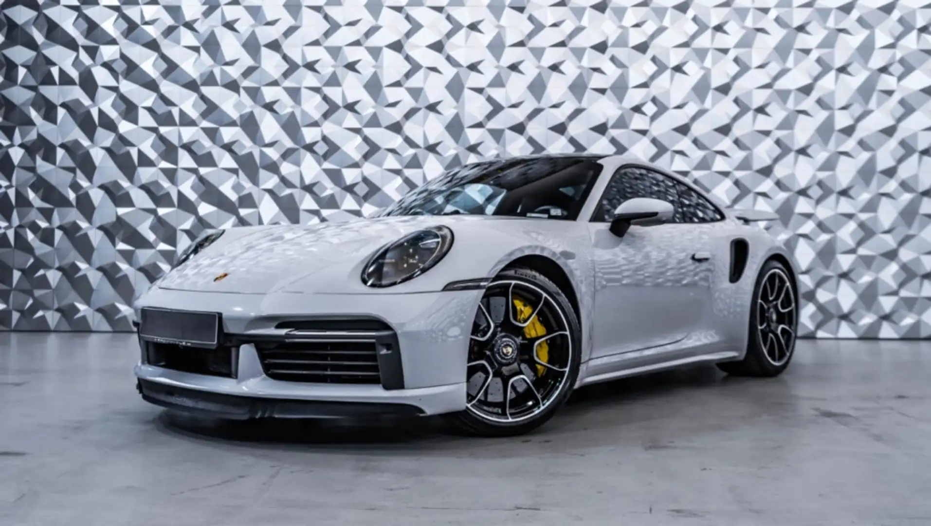 Porsche 992 Turbo S Coupé PDK Gris - 1