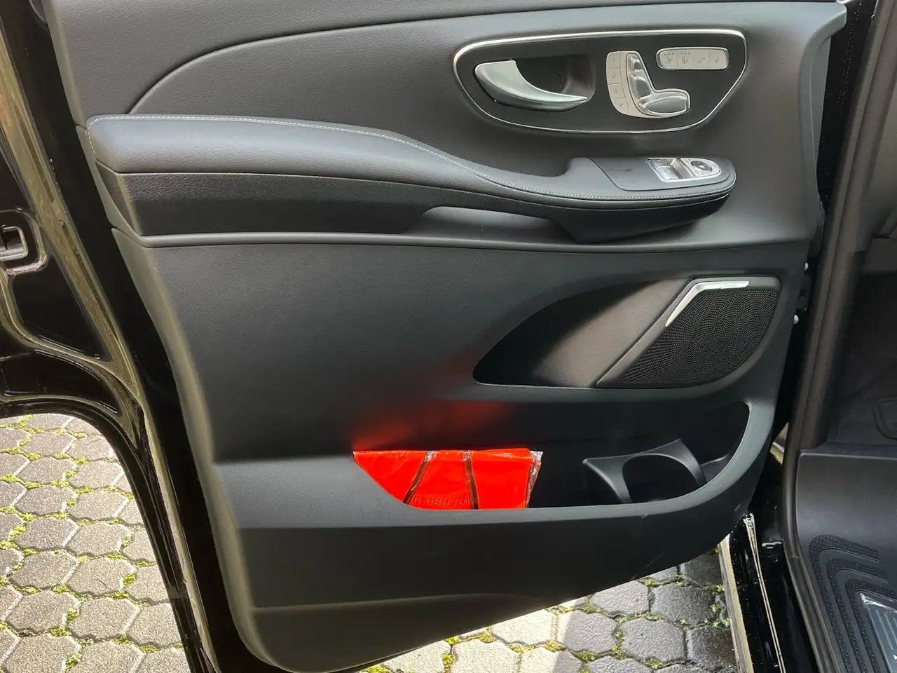 Mercedes-Benz V 300 d Avantgarde 4x4 lang AMG AIRMATIC Pano 360 14