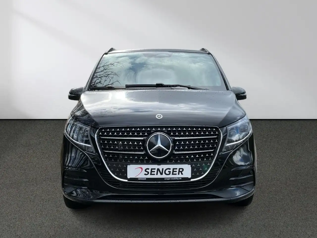 Mercedes-Benz V 300 d Avantgarde 4x4 lang AMG AIRMATIC Pano 360 5