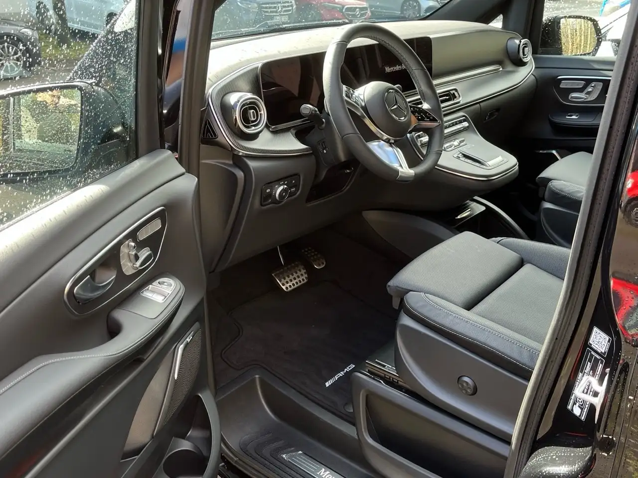 Mercedes-Benz V 300 d Avantgarde 4x4 lang AMG AIRMATIC Pano 360 11