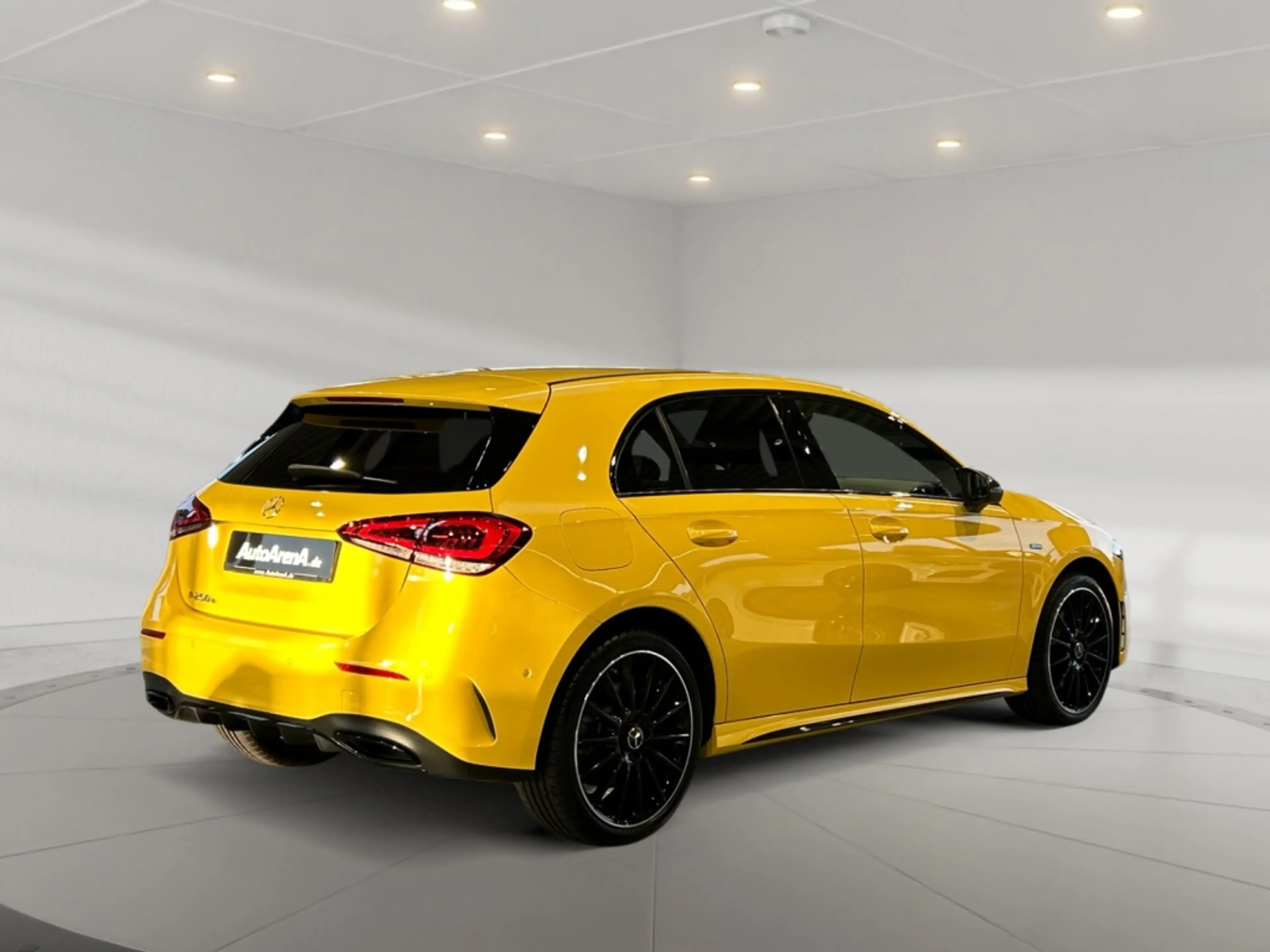 Mercedes-Benz A 250 e AMG AMG+MBUX+MBeam+Night+Wide+Cam+LED — photo 5