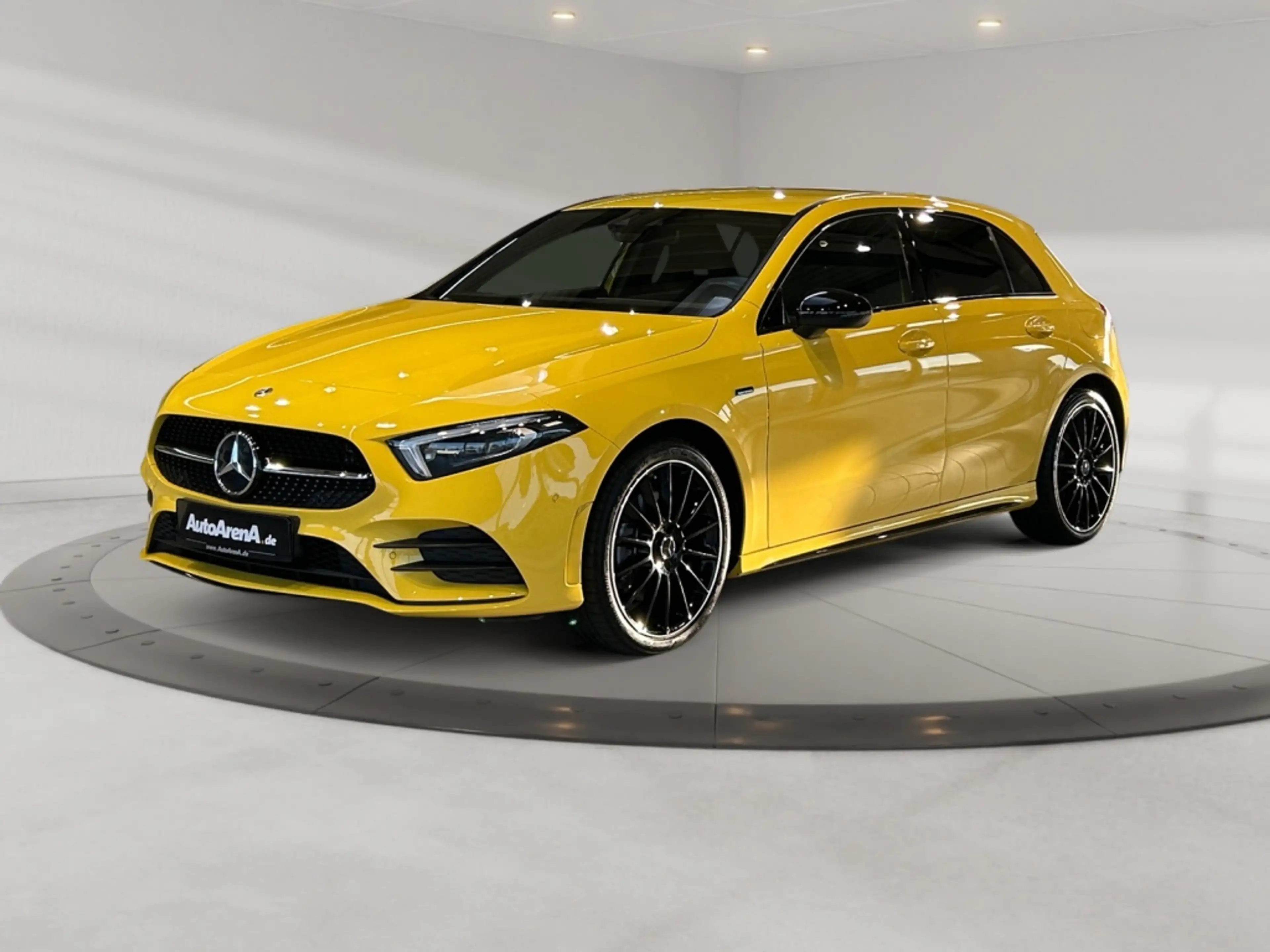Mercedes-Benz A 250 e AMG AMG+MBUX+MBeam+Night+Wide+Cam+LED — photo 2