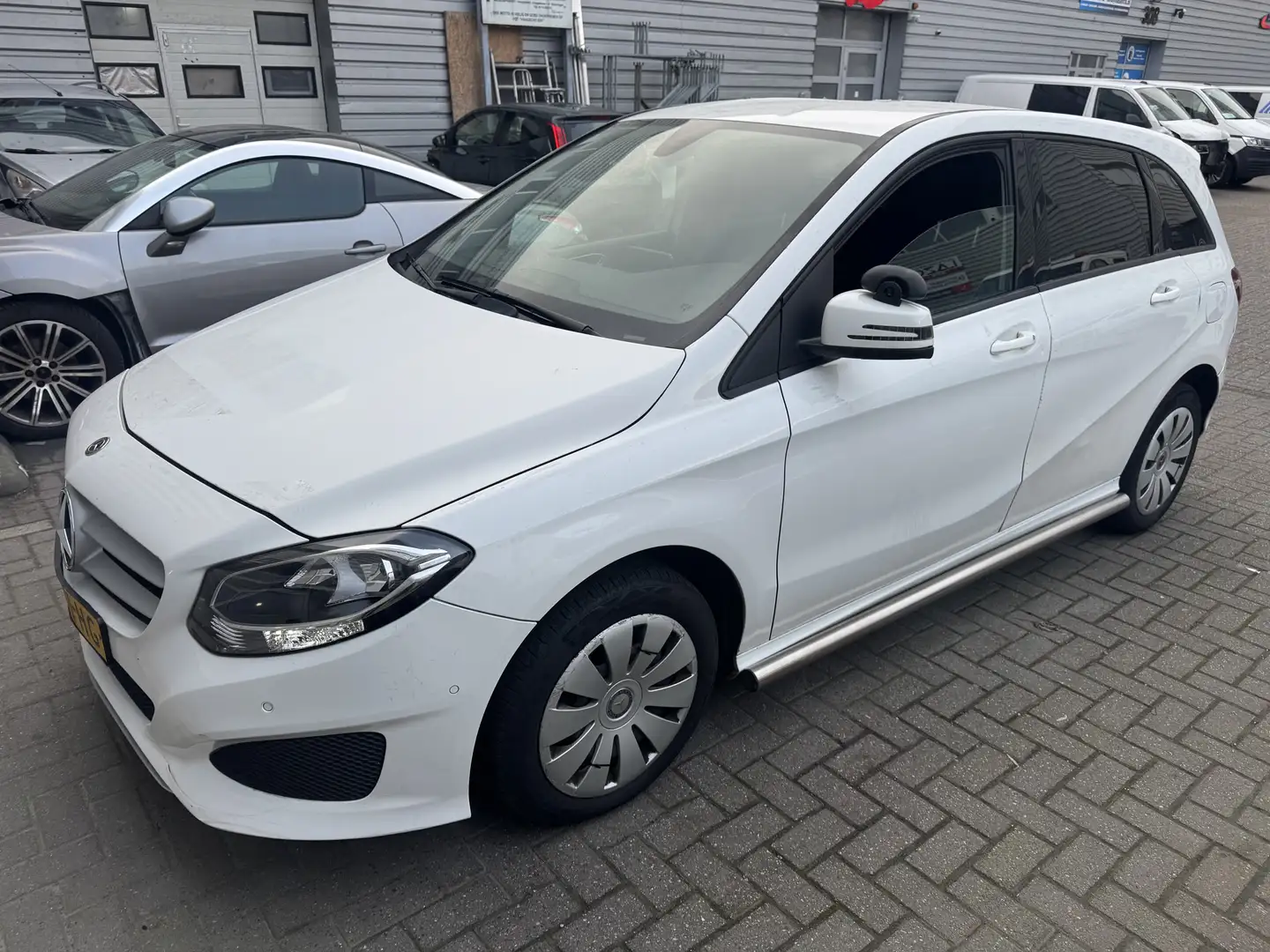 Mercedes-Benz B 220 Ambition ex politie auto export nap Wit - 2