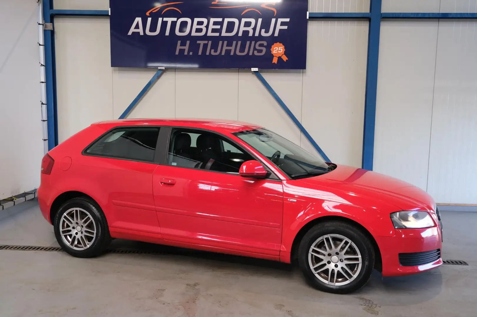 Audi A3 1.6 Attraction Business Edition Rouge - 2