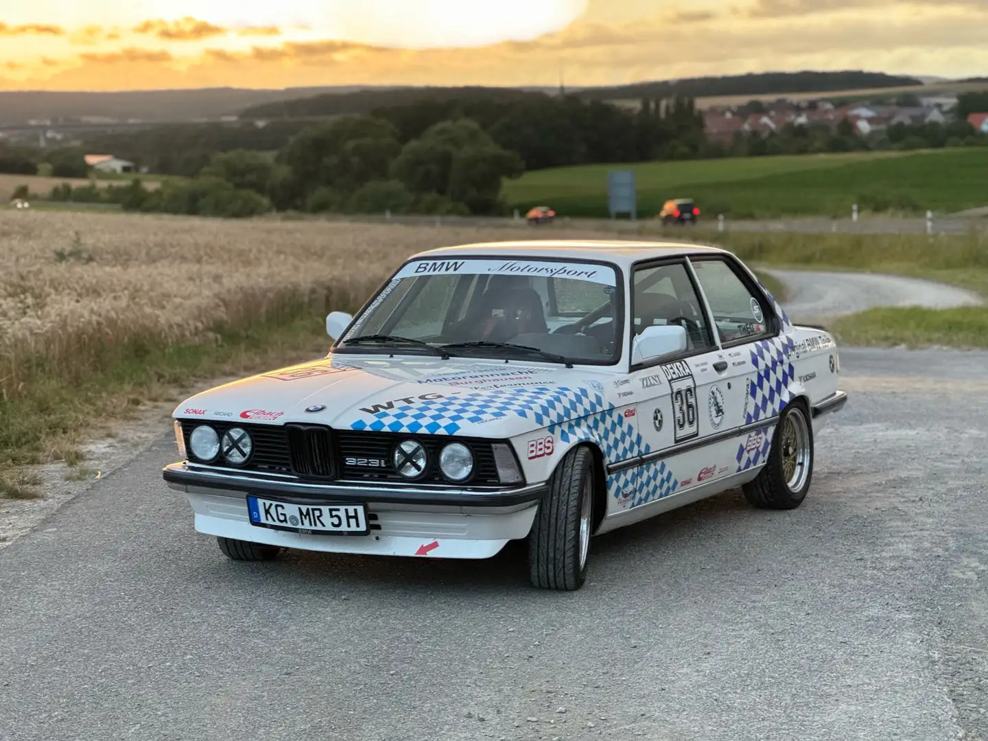 BMW 320 320i - 1