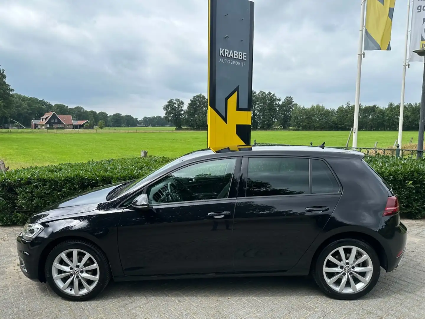 Volkswagen Golf 1.5 TSI Highline DSG7 Led / ACC / Winterpakket Negro - 2