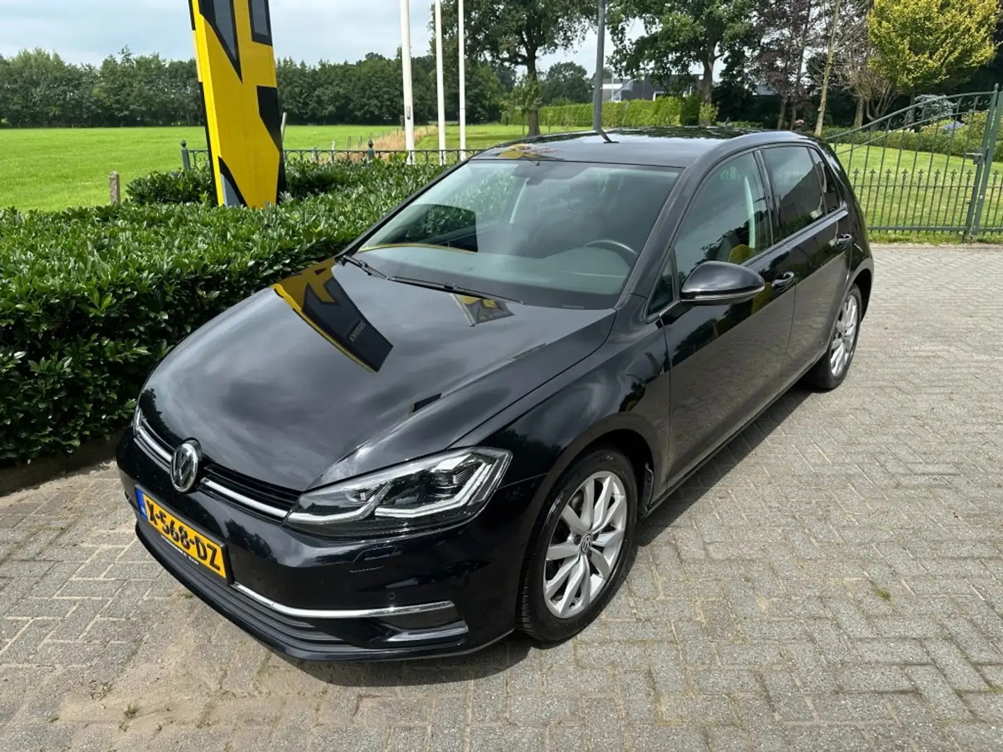 Volkswagen Golf 1.5 TSI Highline DSG7 Led / ACC / Winterpakket Negro - 1