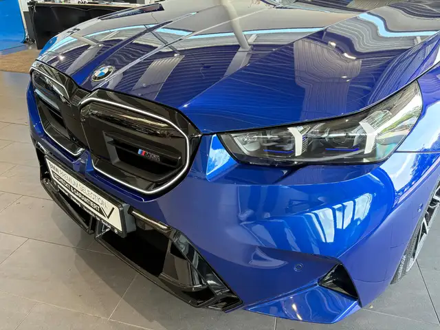 BMW M5 view 10