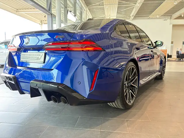 BMW M5 view 7
