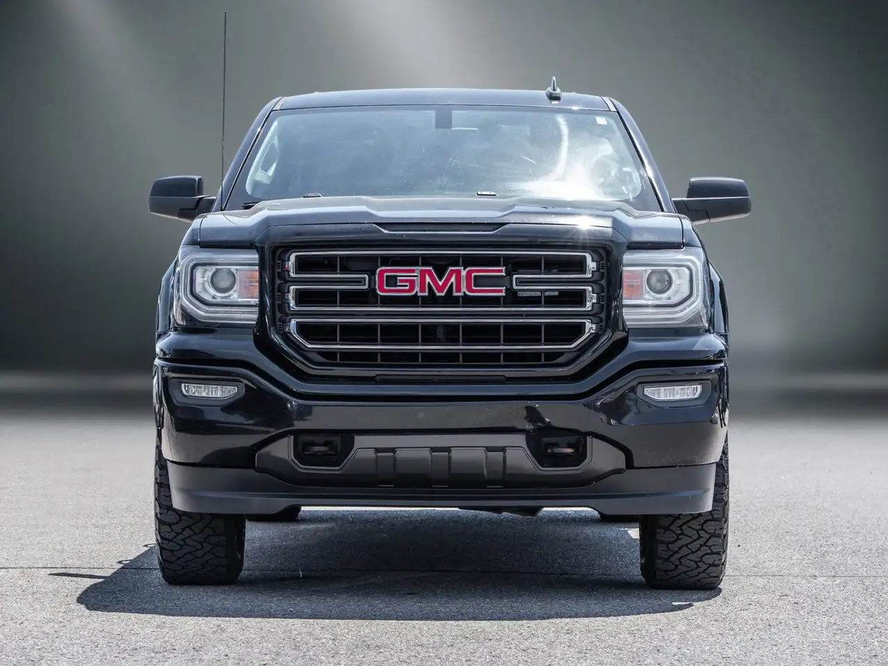 GMC Sierra 1500 photo GMC Sierra 1500