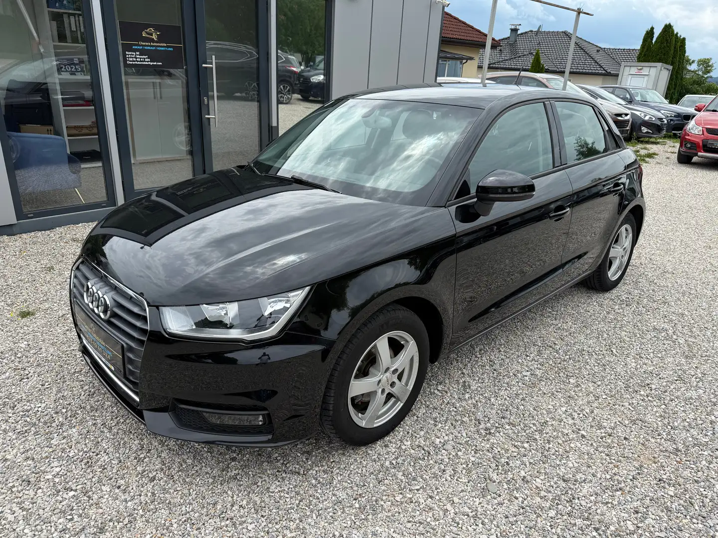 Audi A1 SB 1,0 TFSI intro Schwarz - 1