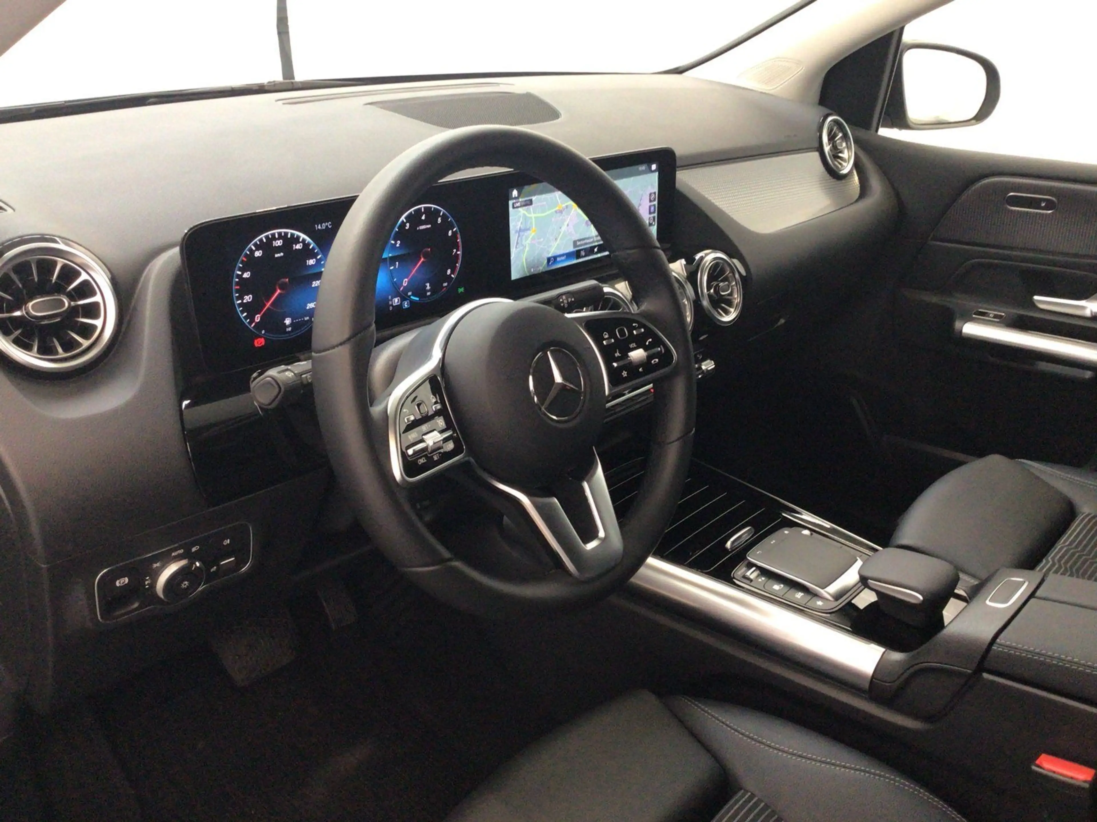 Mercedes-Benz B 180 7G-DCT PROGR KAMERA EASYPACK LED 18" MBUX — photo 8