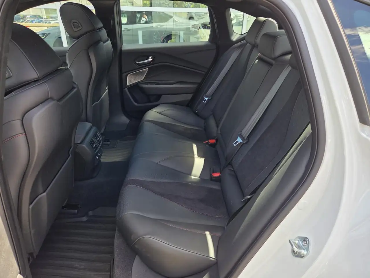Acura TLX снимка Acura TLX