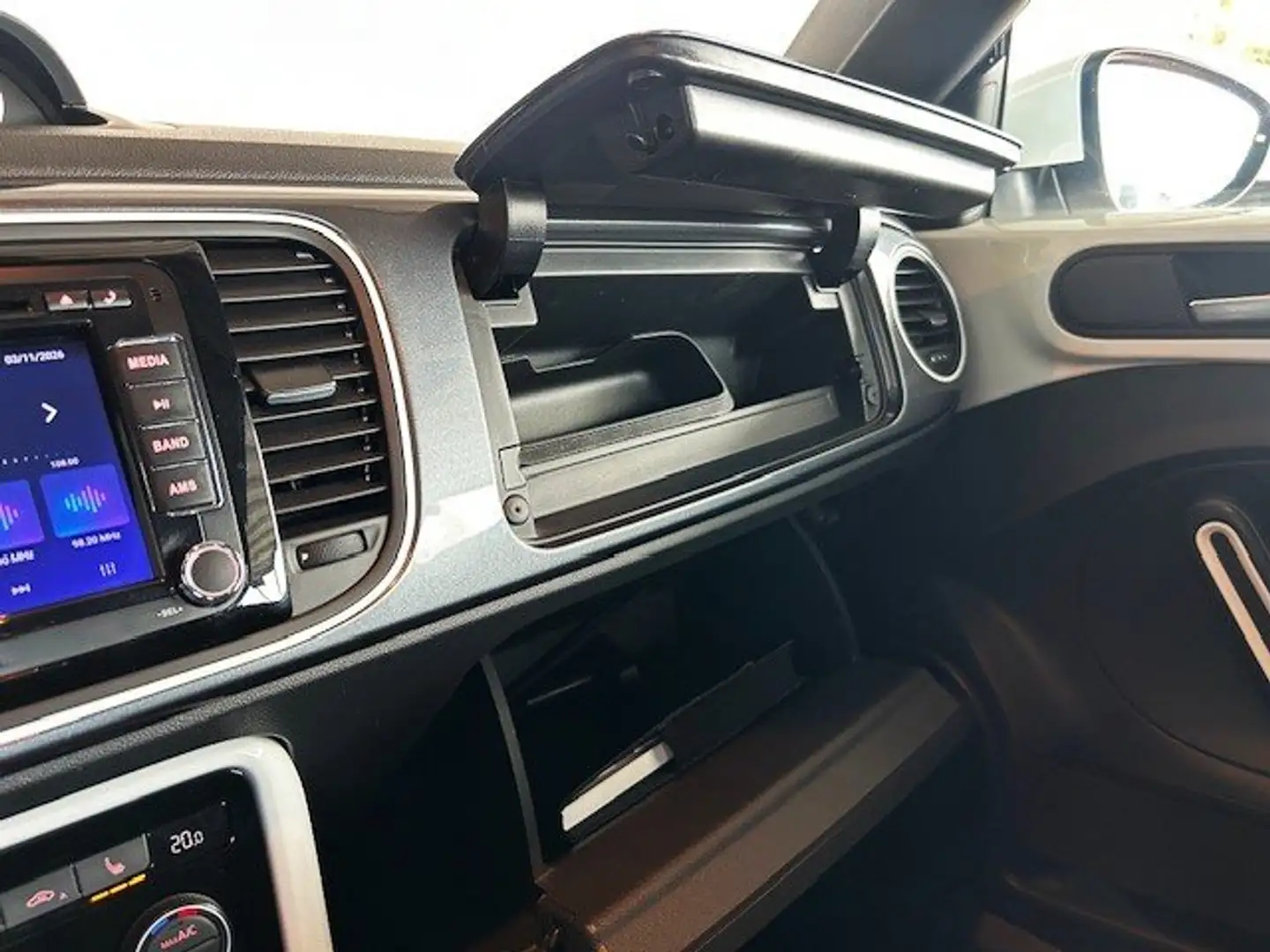 Volkswagen Beetle Comfortline Cabrio/BI-Xenon/NAVI/GARANTIE Weiß - 2