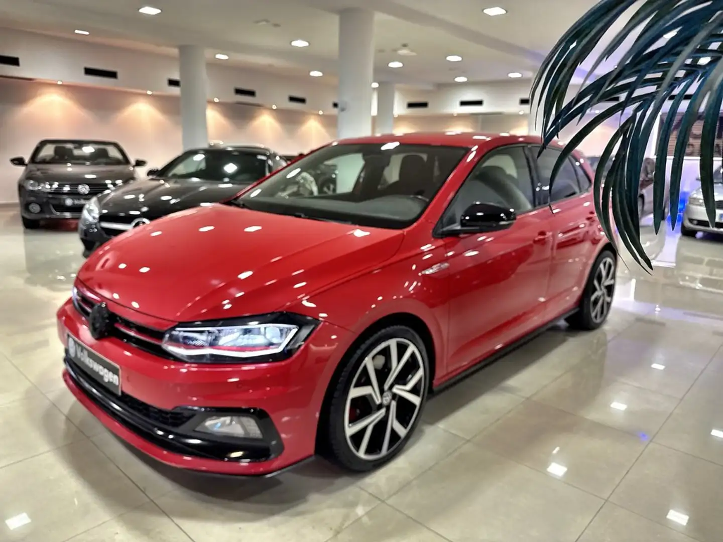 Volkswagen Polo 2.0 TSI GTI DSG Rouge - 1