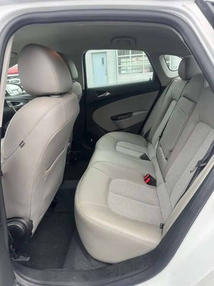 Buick Verano снимка Buick Verano