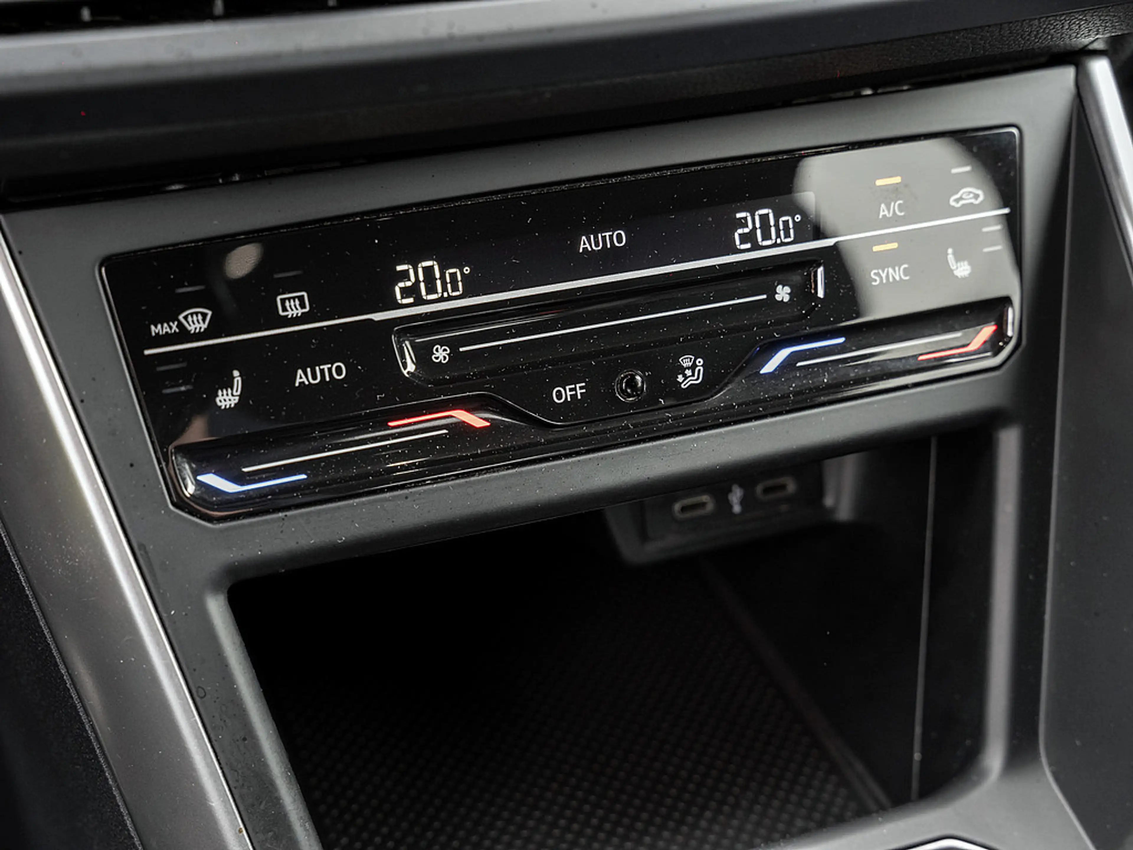 Volkswagen Taigo 1.0 TSI Life LED SHZ PDC NAVI ACC KLIMA — photo 9