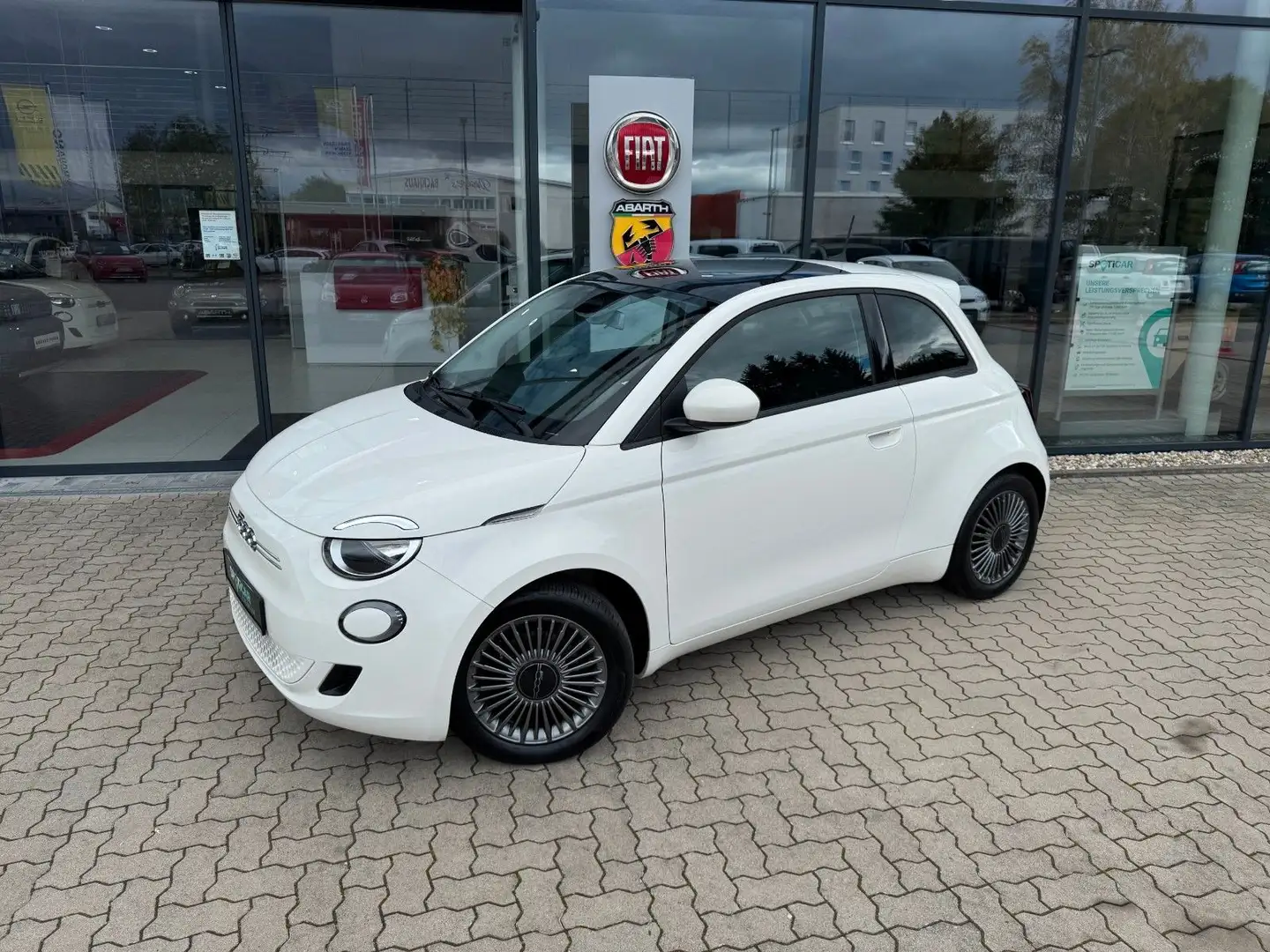 Fiat 500e Icon +Sitzheizung+Panoramadach_Fiat gepfleg Weiß - 1