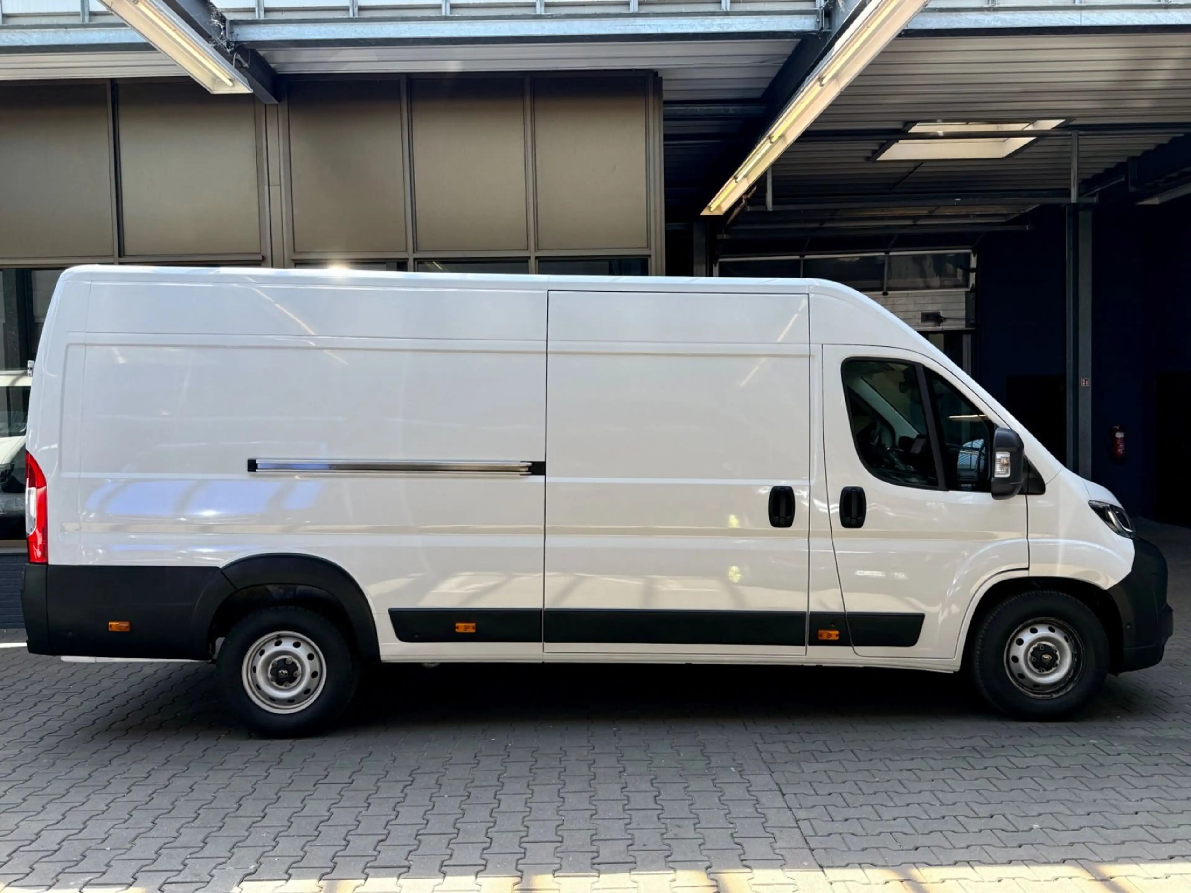 Peugeot Boxer 2.2 D L4H2 3,5t AUTOMATIK VIRTUAL CAM NAVI — photo 13
