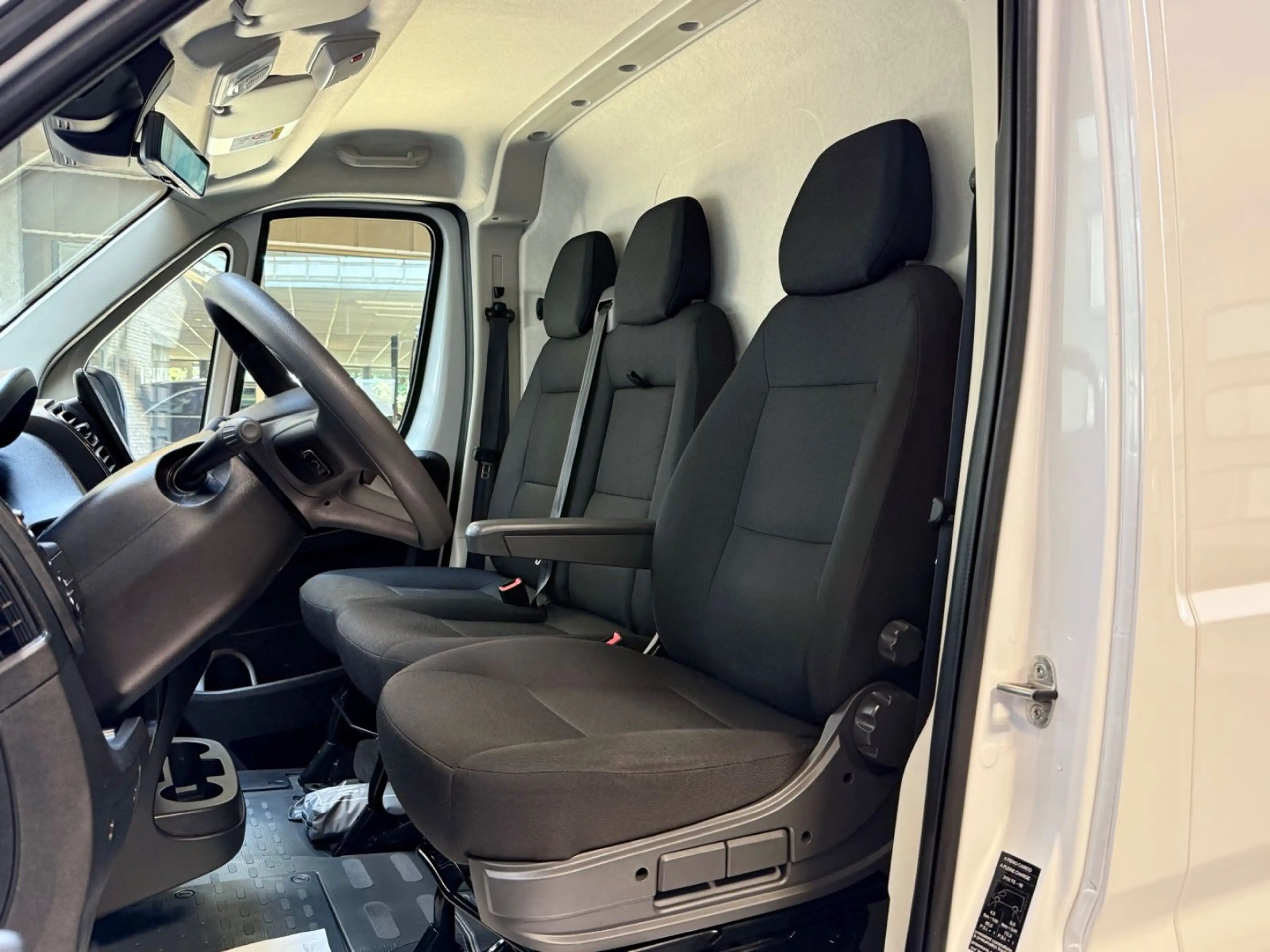 Peugeot Boxer 2.2 D L4H2 3,5t AUTOMATIK VIRTUAL CAM NAVI — photo 15