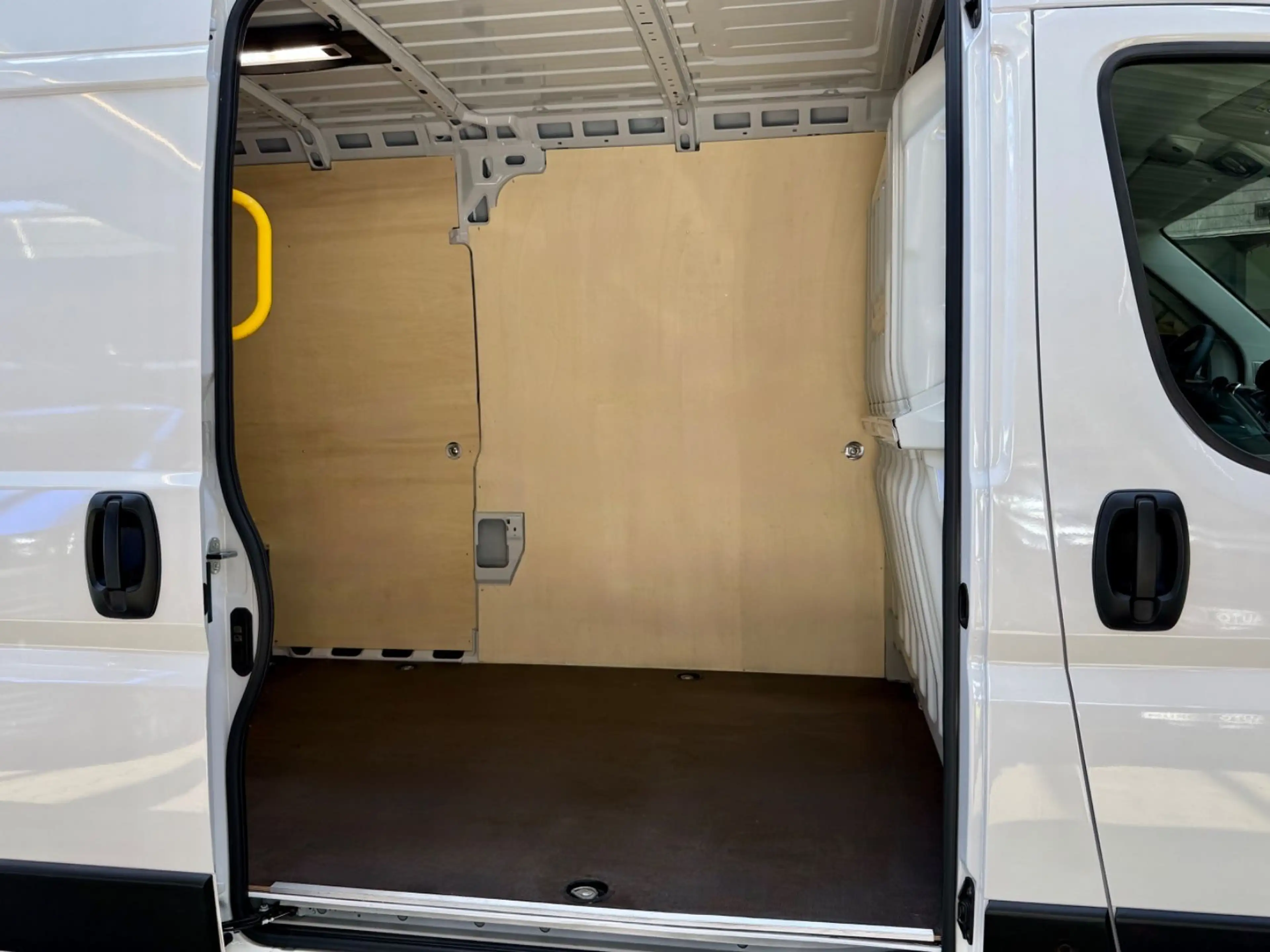 Peugeot Boxer 2.2 D L4H2 3,5t AUTOMATIK VIRTUAL CAM NAVI — photo 14