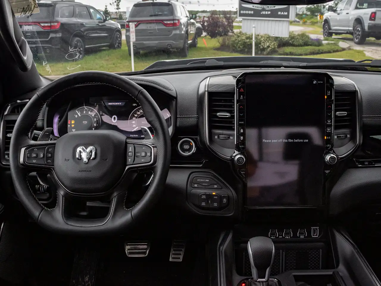RAM 1500 снимка RAM 1500