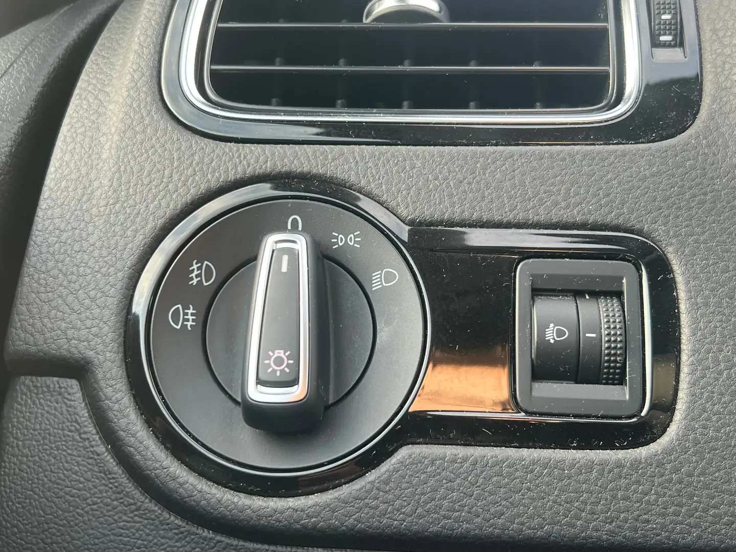 Volkswagen Polo Sound Rot - 2