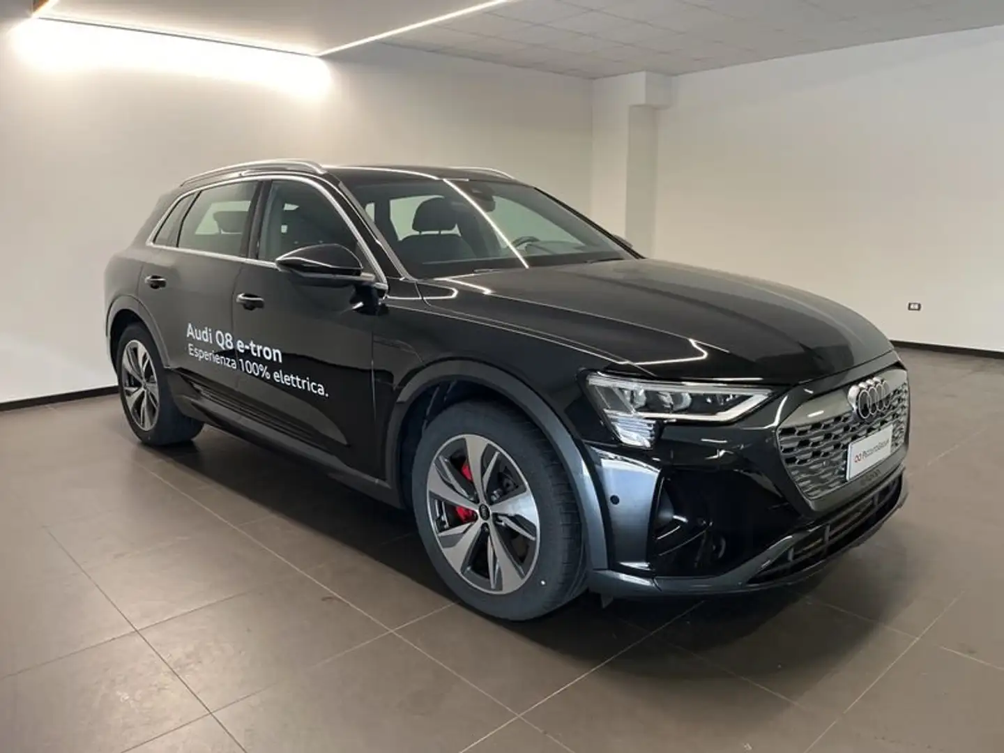 Audi Q8 e-tron Q8 Audi Q8 55 e-tron quattro 300,00 kW Černá - 2