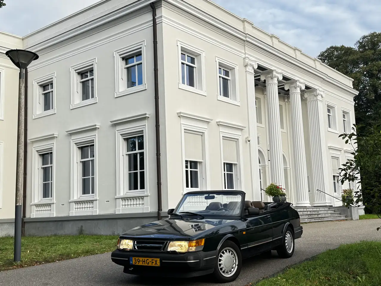 Saab 900