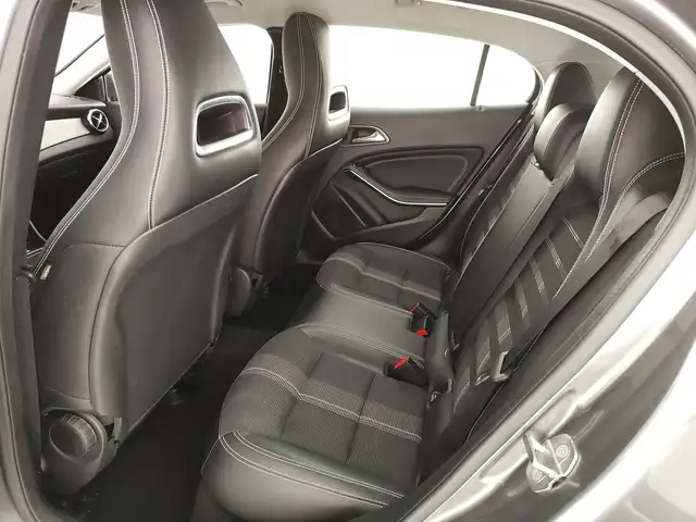 Mercedes-Benz Gla view 11