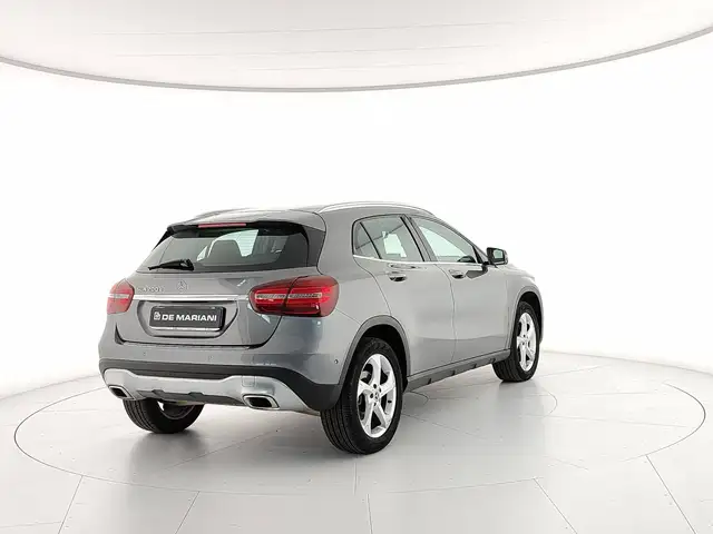 Mercedes-Benz Gla view 5