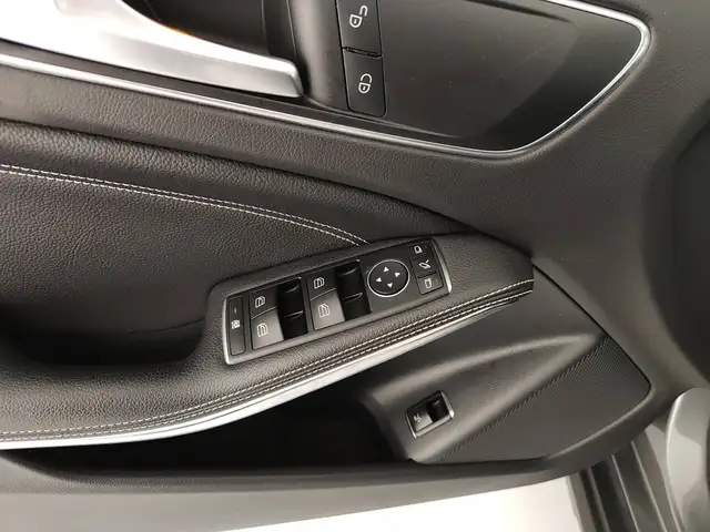 Mercedes-Benz Gla view 14