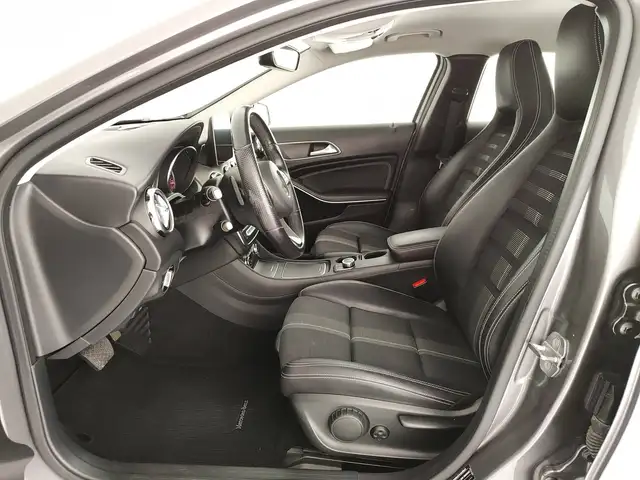 Mercedes-Benz Gla view 9