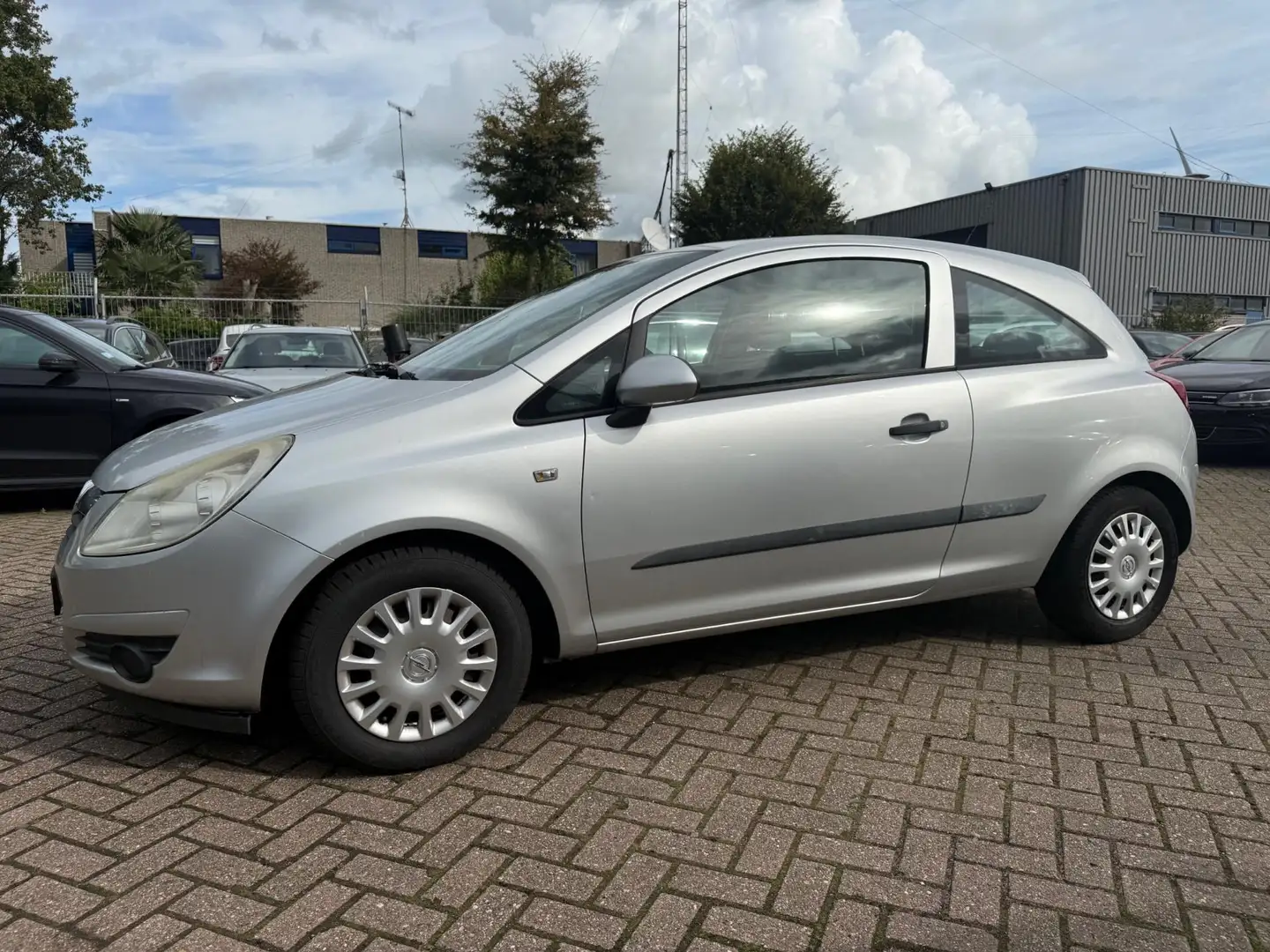 Opel Corsa 1.2-16V Essentia Gris - 2