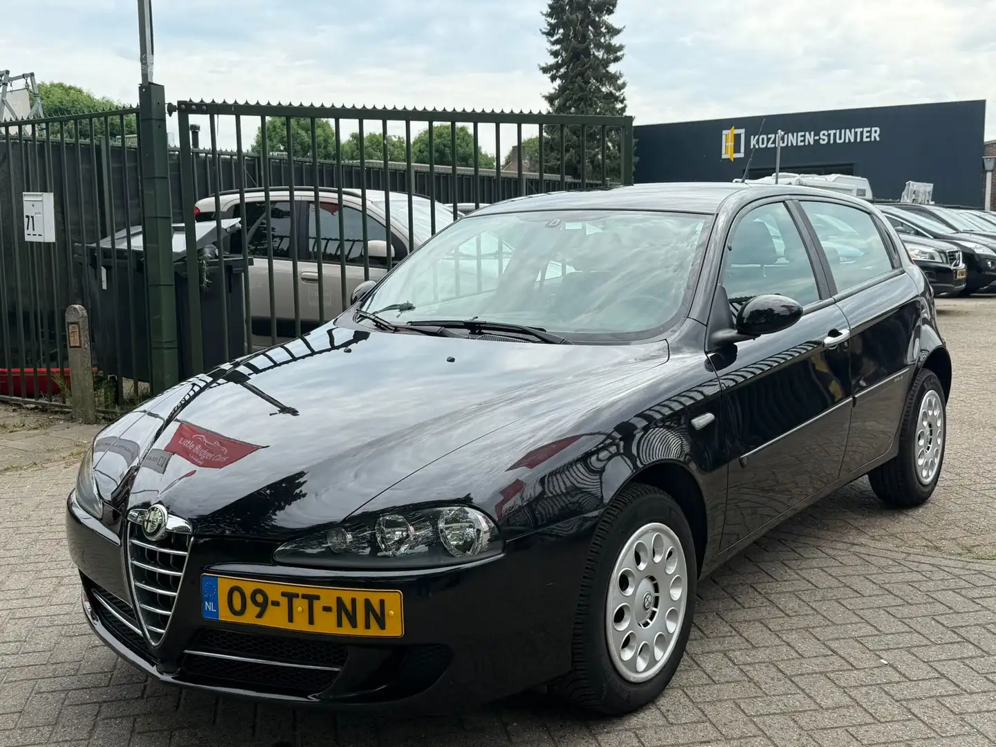 Alfa Romeo 147 1.6 T.Spark Business 1e eigenaar airco elektrische Schwarz - 2