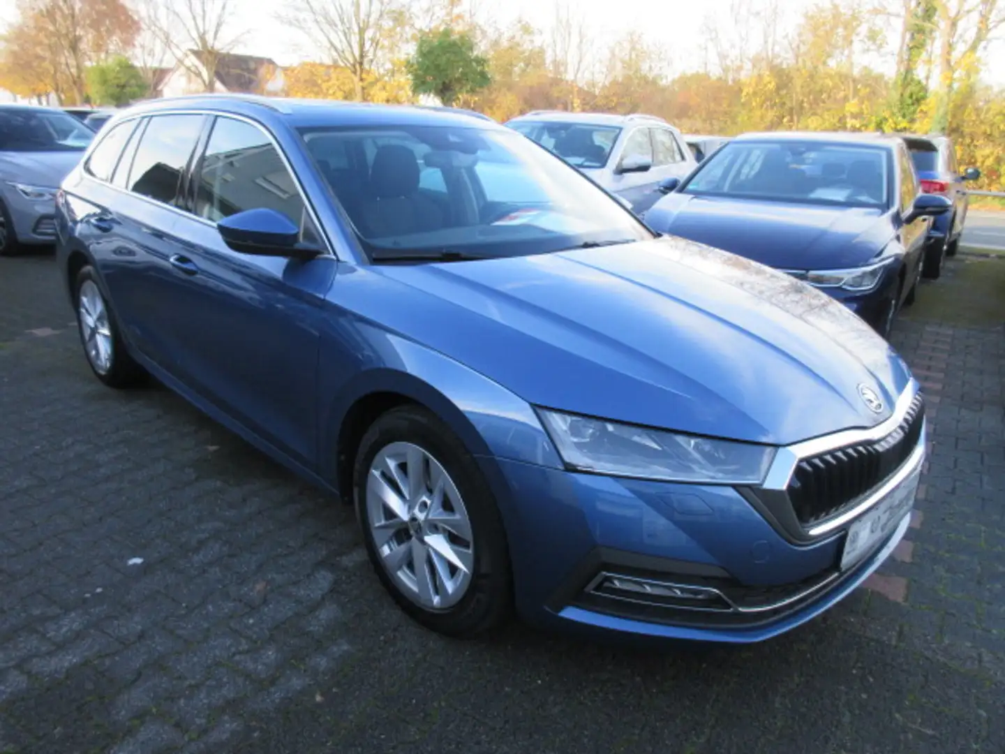 Skoda Octavia Style 2.0 TDI DSG NAVI AHK PANORAMA HEAD UP ACC LED ALU APS SITZHEIZUNG CLIMATRONIC Blau - 1