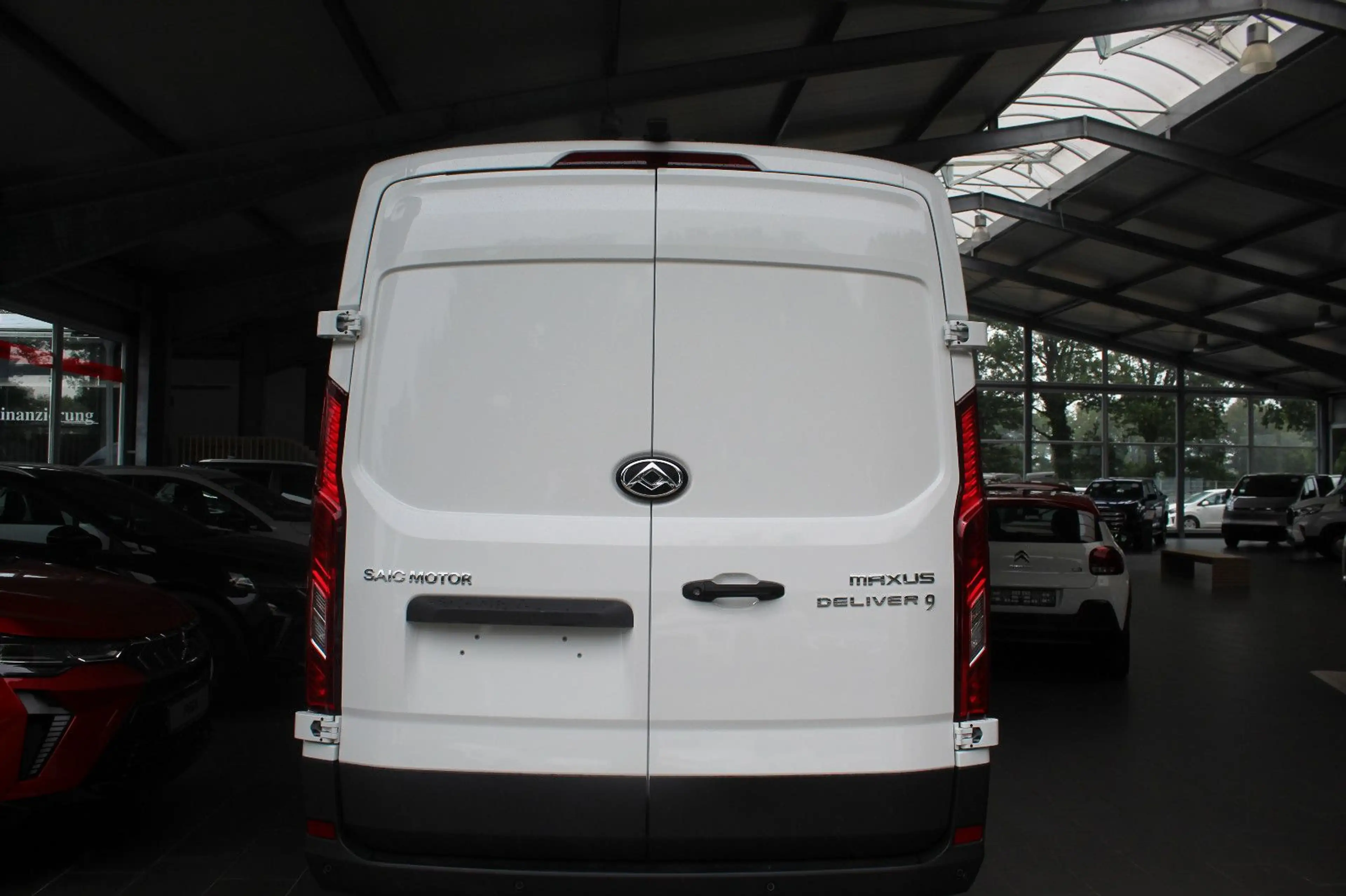 Maxus Deliver 9 2.0Diesel(Neues Modell,Rückfahrkamera) — photo 6