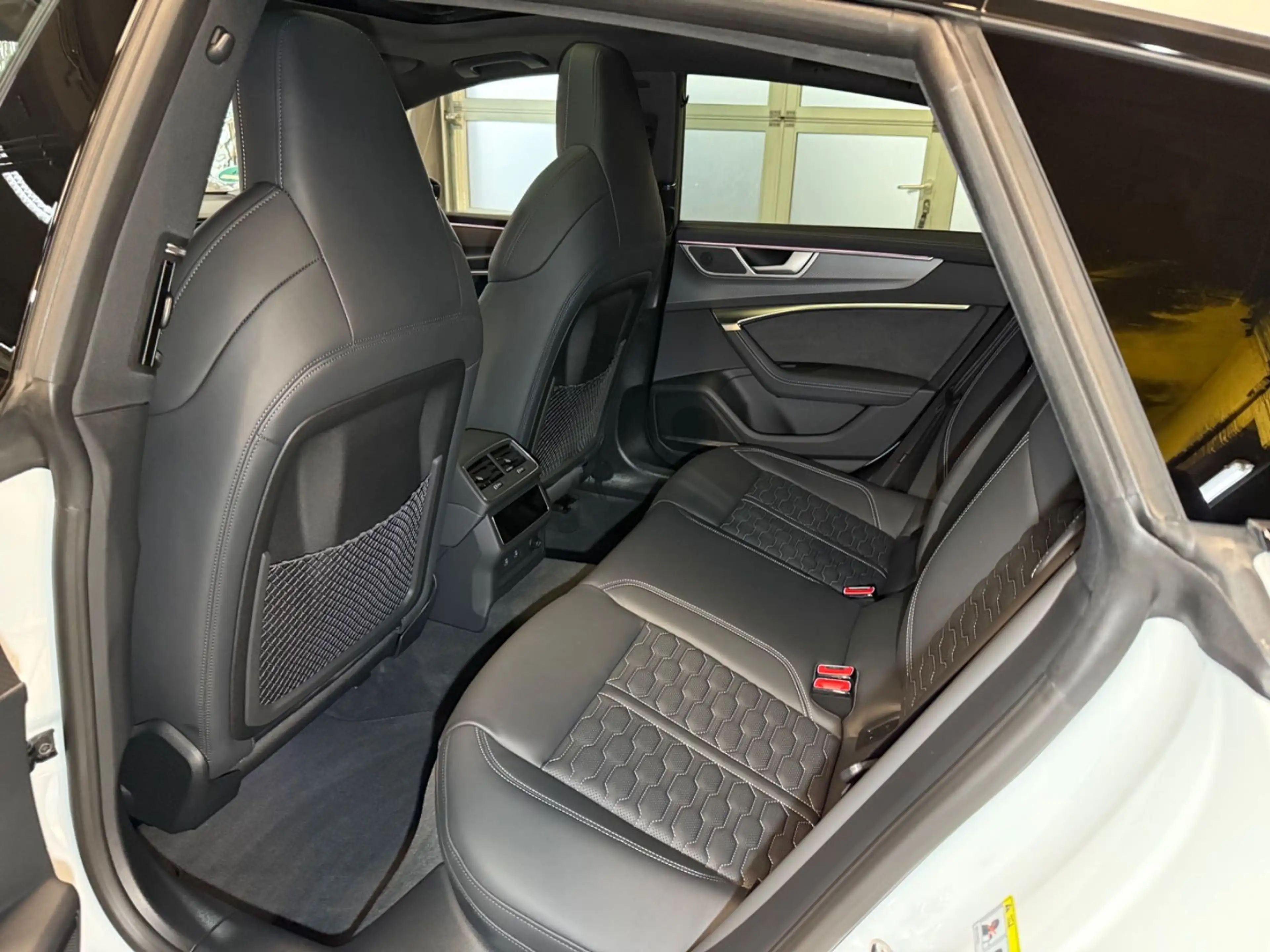 Audi RS7 Sportback 4.0 TFSI quattro~HEAD-UP~PANO~MATR — photo 14