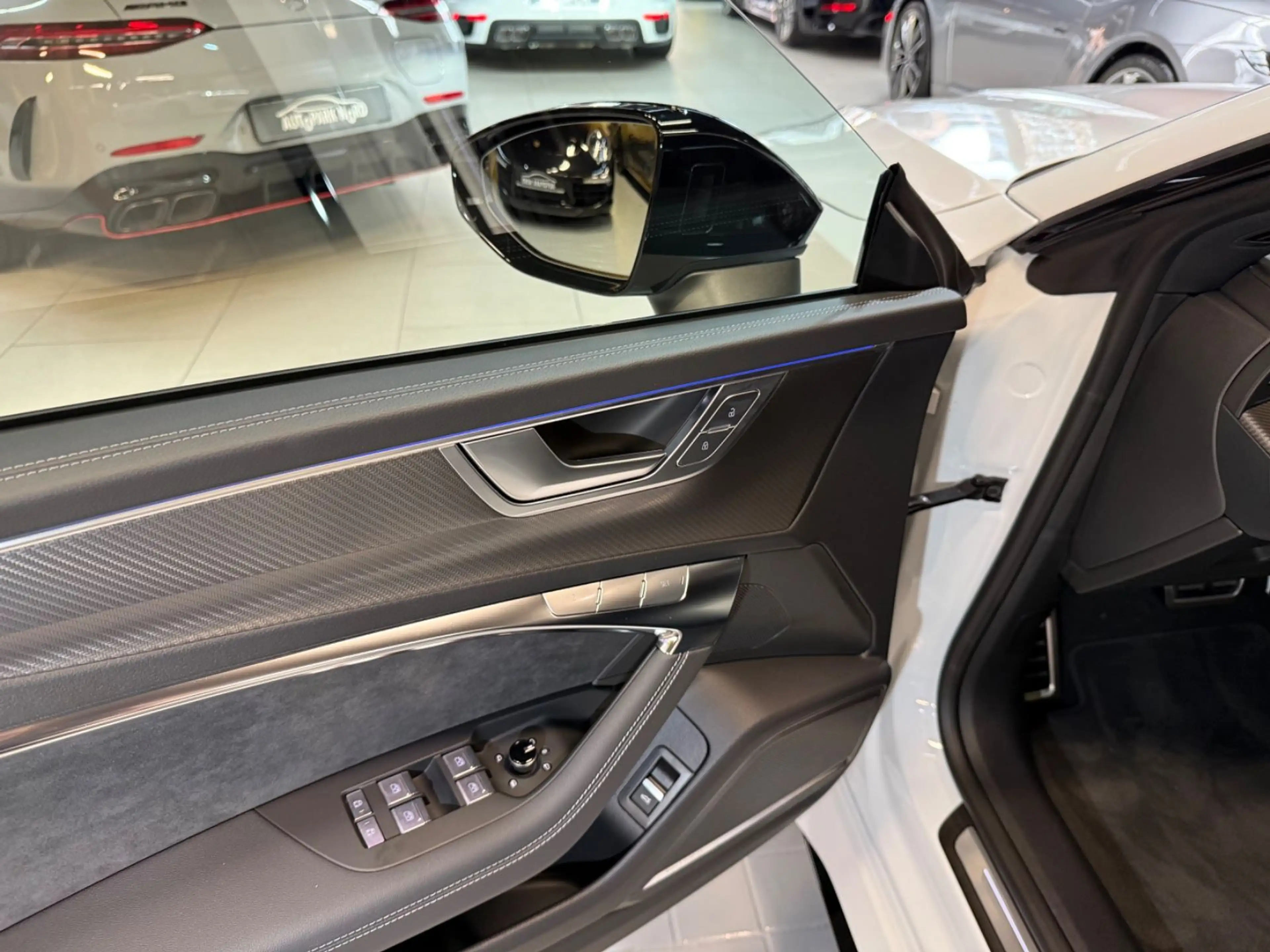 Audi RS7 Sportback 4.0 TFSI quattro~HEAD-UP~PANO~MATR — photo 18