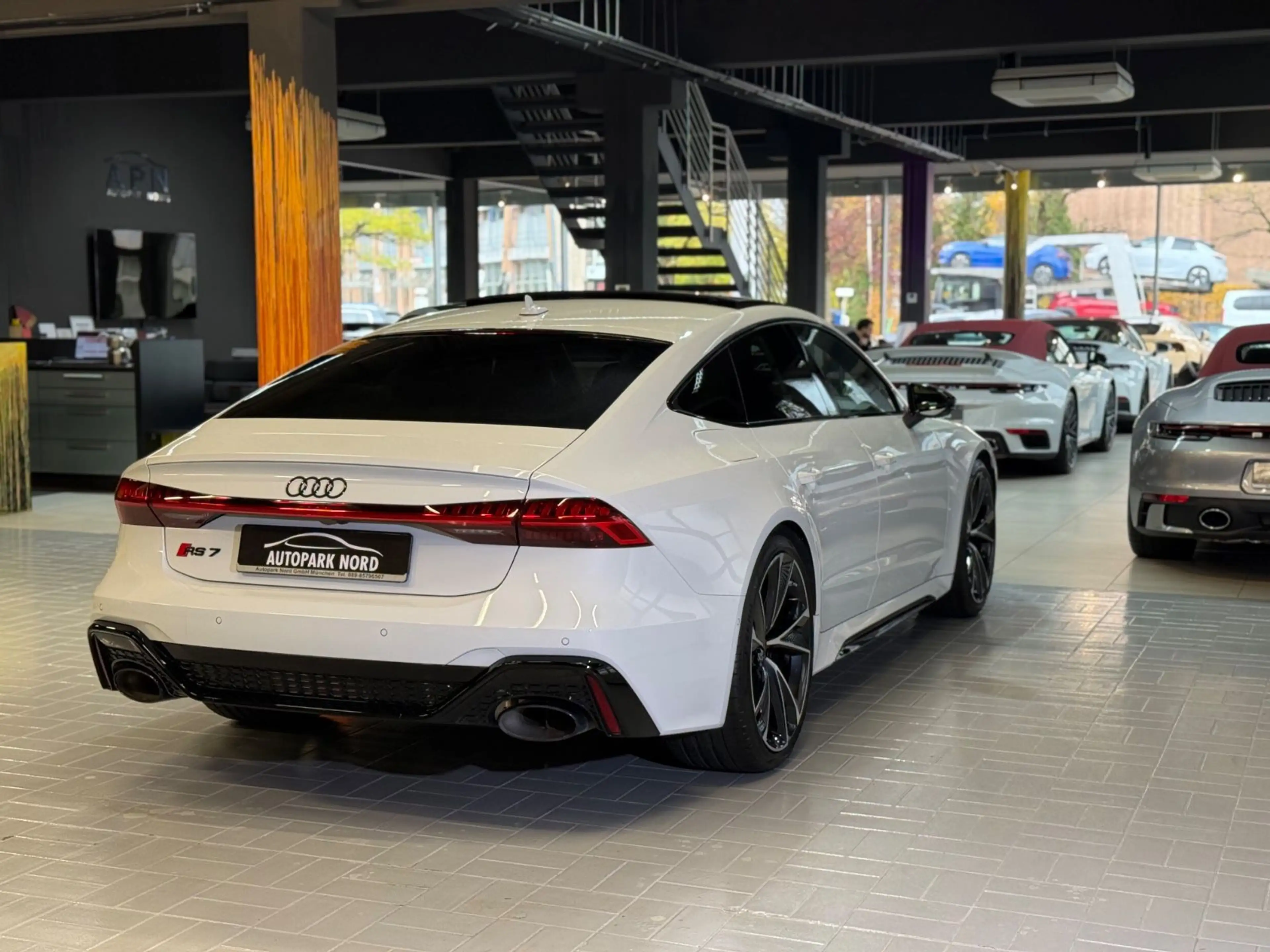 Audi RS7 Sportback 4.0 TFSI quattro~HEAD-UP~PANO~MATR — photo 9
