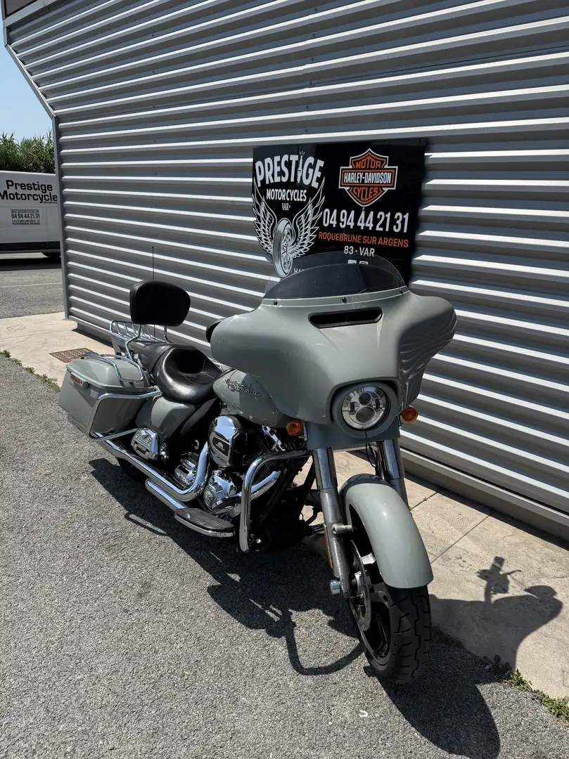 Harley-Davidson Street Glide Grijs - 2
