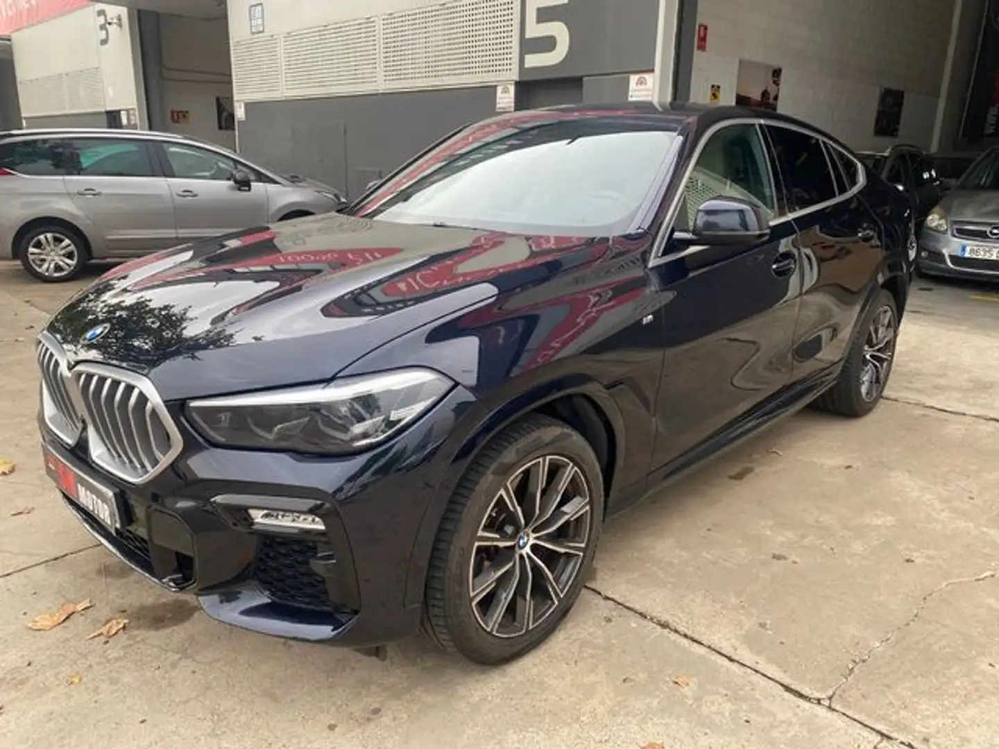 BMW X6 xDrive 30dA Noir - 1