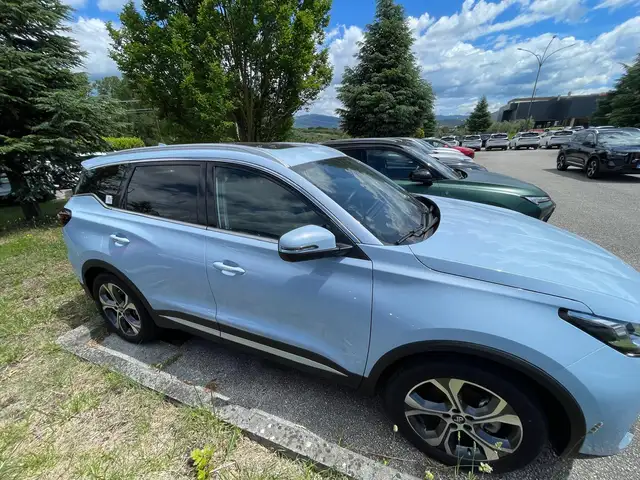 DR Automobiles DR6.0 view 3