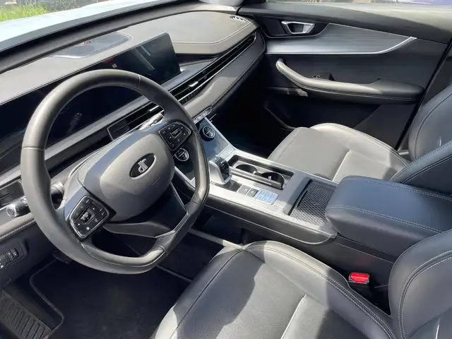 DR Automobiles DR6.0 view 5
