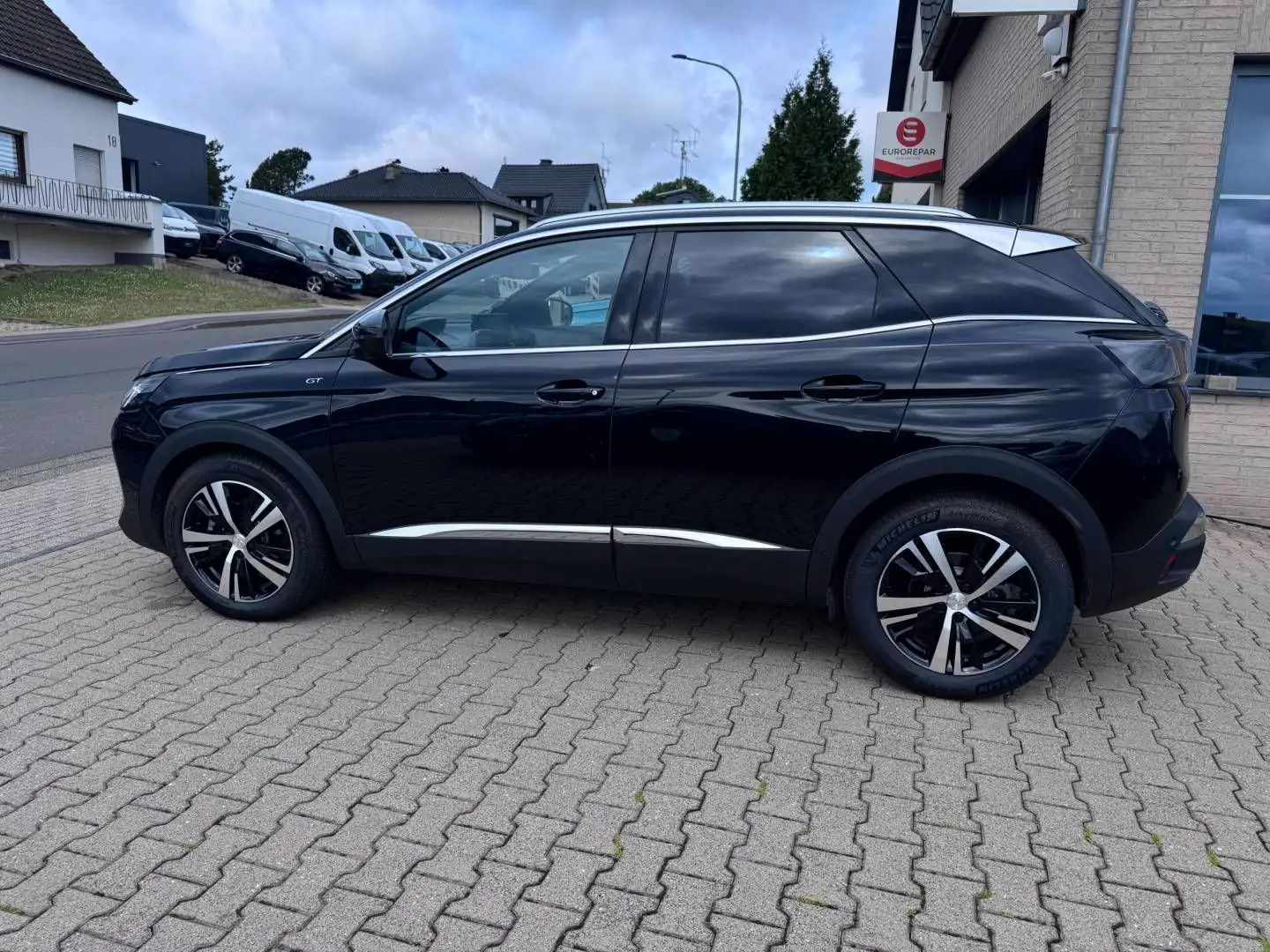 Peugeot 3008 GT BlueHDi 130 Nero - 2