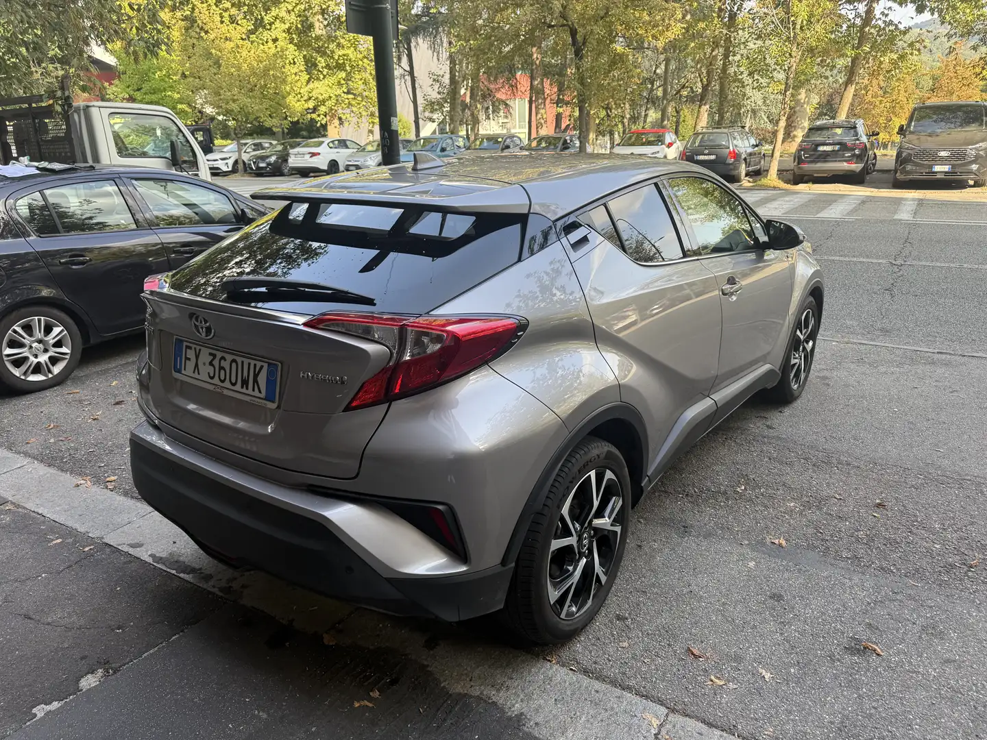 Toyota C-HR C-HR I 2016 1.8h Lounge 2wd e-cvt my18 Grigio - 2