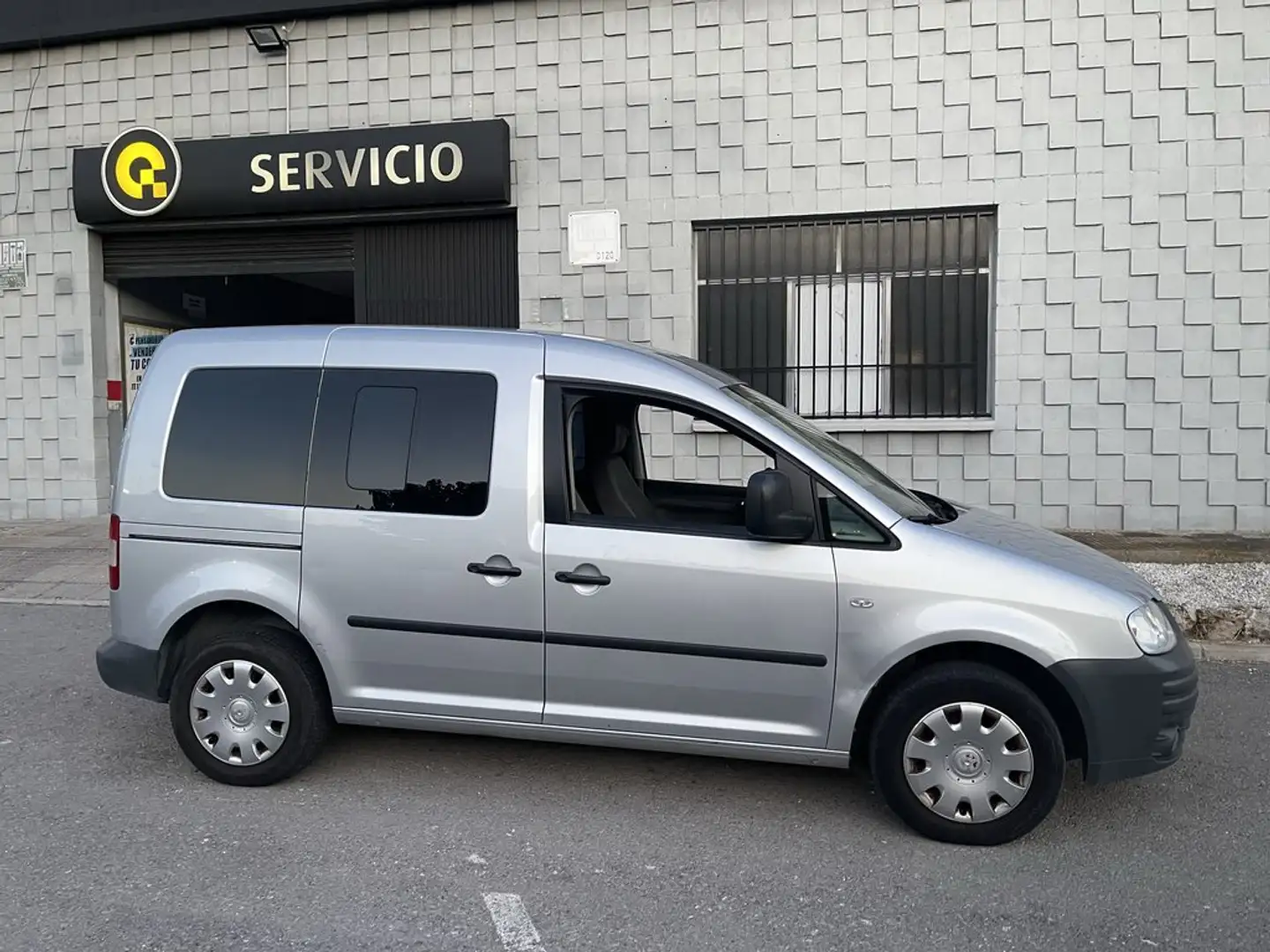 Volkswagen Caddy Life 1.9 TDI 104cv 7 plazas Gris - 2